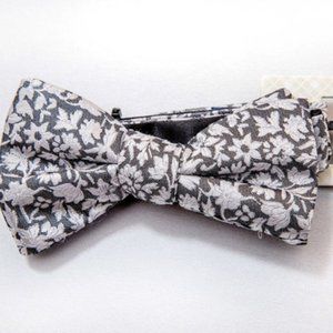 RYAN SEACREST Palisades Floral Grey Bowtie